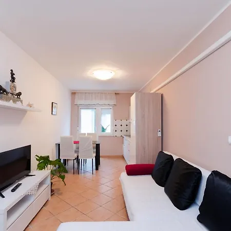And Mirjana Apartman Dramalj