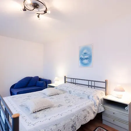 Apartman And Mirjana Dramalj