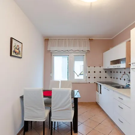Apartment And Mirjana Dramalj