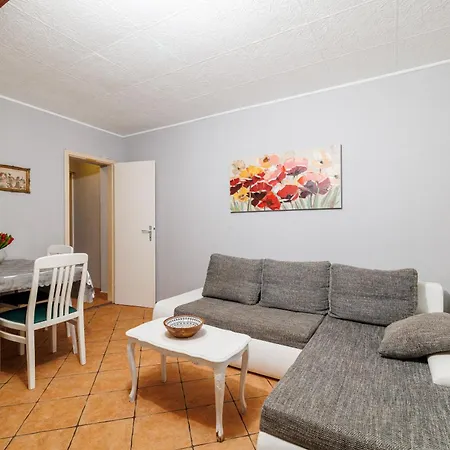 And Mirjana Apartment *