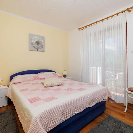 Apartment And Mirjana