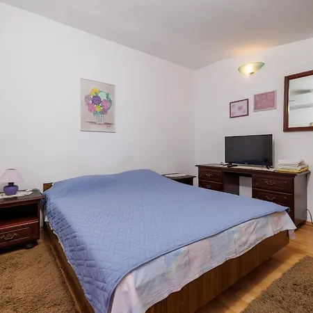 And Mirjana Apartment