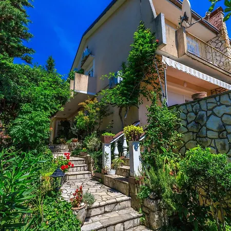 Apartment And Mirjana Dramalj