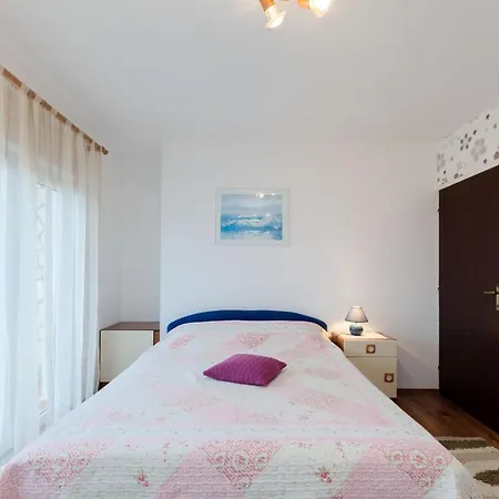Apartment And Mirjana